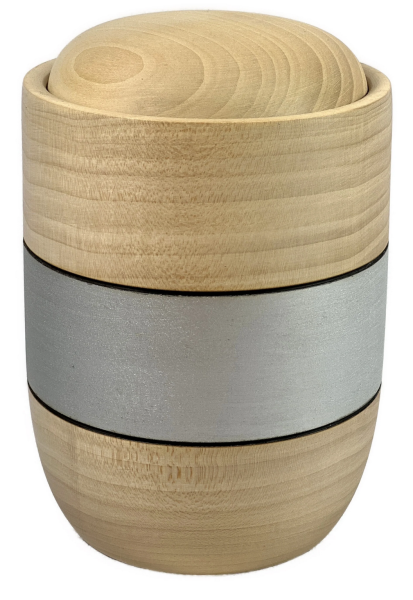 Tierune aus massivem Lindenholz mit Zierstreifen